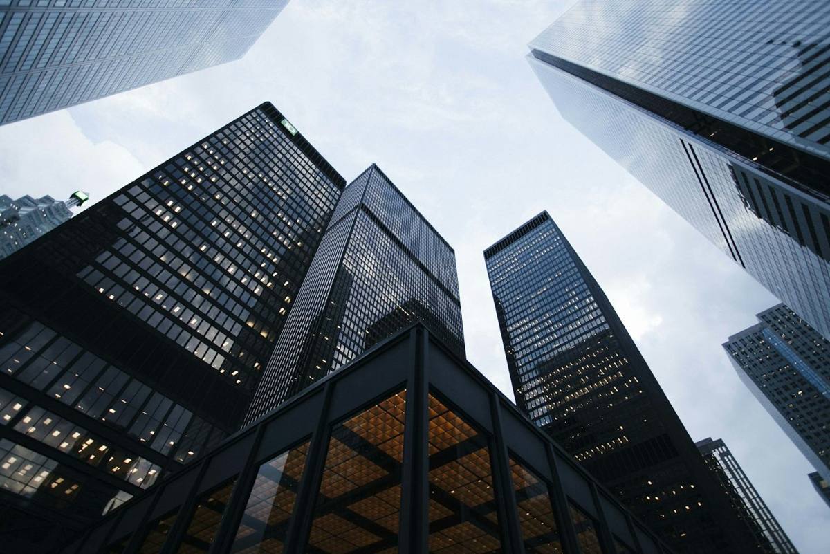Commercial structure